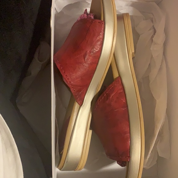 Sandals - Picture 2 of 3